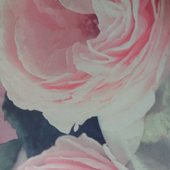 Pillow - Picture 4 of 4